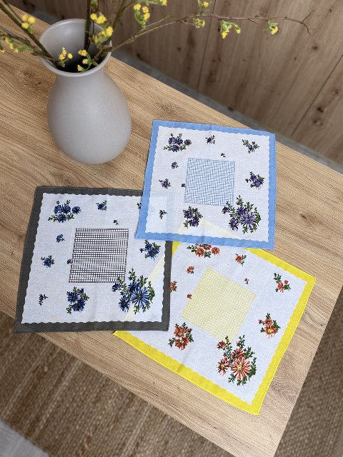 Жіночий носовичок з батисту (10 шт в упаковці) 28 × 28 см, Вид 1 – м’які та багаторазові