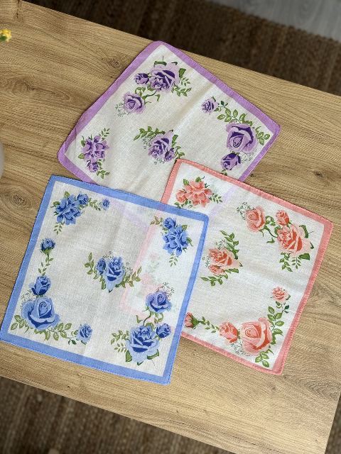 Жіночий носовичок з батисту (10 шт в упаковці) 28 × 28 см, Вид 1 (В035-7-4) – м’які та багаторазові